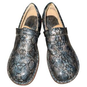 BOC Born Concept Gray Blue Snake Print Clogs Slip On Mules Women’s Size 8